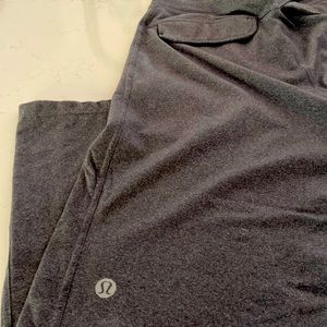 Lululemon Men's Kung Fu pant in heather gray Size M